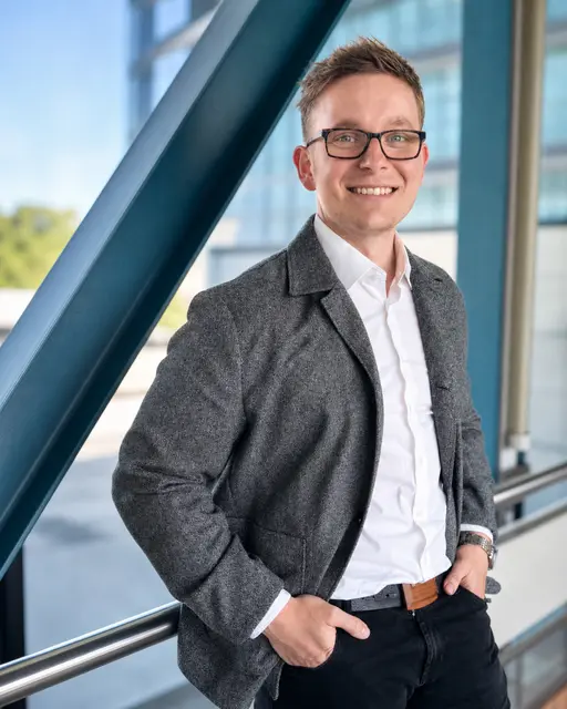 Der 34-jährige Michael Demelmayr ist in der Kategorie „KMU &amp; Start-ups“ für den Regionalitätspreis nominiert. | Foto: Peter Prömer/Optiwi Solutions