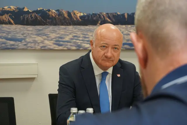 Bundeskanzler Christian Stocker will nicht noch mehr Geld Richtung Brüssel schicken. (Archiv) | Foto: MeinBezirk/sprenger