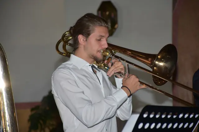 Samuel Palmetshofer aus Pabneukirchen hat das Probespiel für die fixe Stelle als Bass-Posaunist im Brucknerorchester Linz gewonnen.  | Foto: Zinterhof