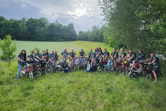 Verschworene Truppe: Seit 10 Jahren gibt es die Puchfreunde Luftenberg mit ihren kultigen Bikes. | Foto: Eckhart Herbe