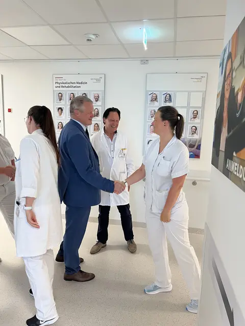 Besuch in der Physikalischen Medizin und Rehabilitation  | Foto: OÖG