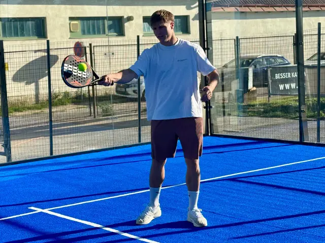 Den ganzen Tag über kannst du beim Open Play kostenlos Padel ausprobieren, erste Ballwechsel spielen und den neuen Trendsport hautnah erleben. | Foto: Markus Kahrer