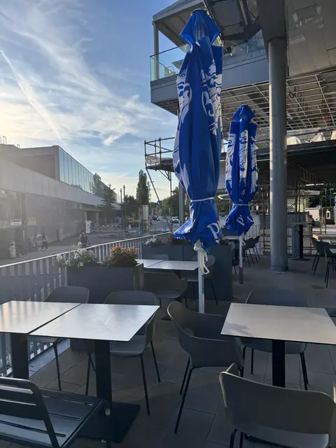 Die neue Terrasse von der Brötchen-Manufaktur Tauber wird am Samstag, 27. Juli, feierlich eröffnet.  | Foto: Tauber