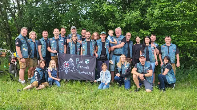 "We are family!" Das gilt bei den Luftenberger Puchfreunden definitiv. | Foto: Sabine Wizany