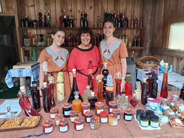 Stand von Antoinette Raab "Fruchtbarkeiten". | Foto: Binder