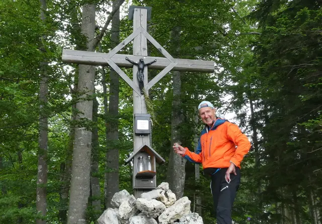 Beim Lockakreuz gibt's Hochprozentiges, aber leider sin die Flaschen leer.