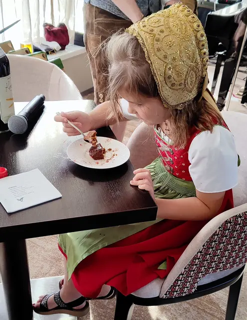 Liesi und ihr Schokokuchen | Foto: Mauthausen Tourismus