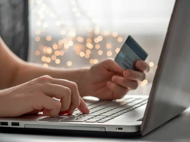 Ein 47-jähriger Tiroler wurde Opfer eines schweren Internetbetrugs. (Symbolbild) | Foto: Symbolbild