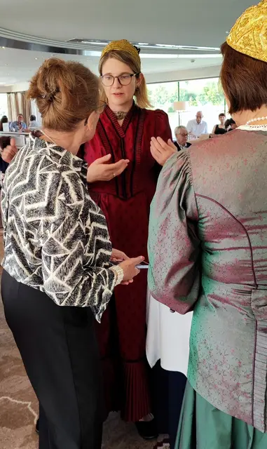 Small Talk mit den Schiffsgästen | Foto: Mauthausen Tourismus