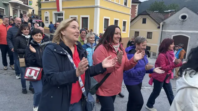 Internationales Chorfestival "Feuer &amp; Stimme" 2026: Beste Stimmung herrschte bereits beim Einmarsch der Chöre sowie Sängerinnen und Sänger am Freitag, 12. Juni, am Marktplatz St. Michael im Lungau. Dort fand die offizielle Eröffnungszeremonie statt. | Foto: pjw
