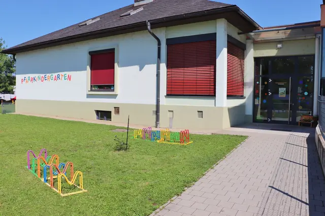 Der Wirtschaftsrat der Pfarre plant einen kleinen Zubau zum Pfarrkindergarten. Die Einnahmen u.a. aus dem Pfarrfest sollen dafür aufgewendet werden.  | Foto: Edith Ertl