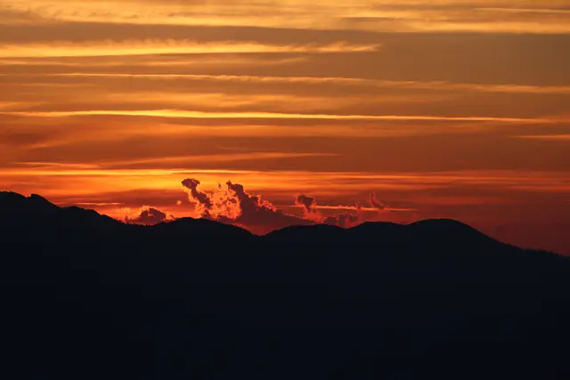 ...weil der Sonnenaufgang so schön war.
Ein DANKE und wunderbaren Sonntag wünscht EUCH,
die Lisi aus OÖ.