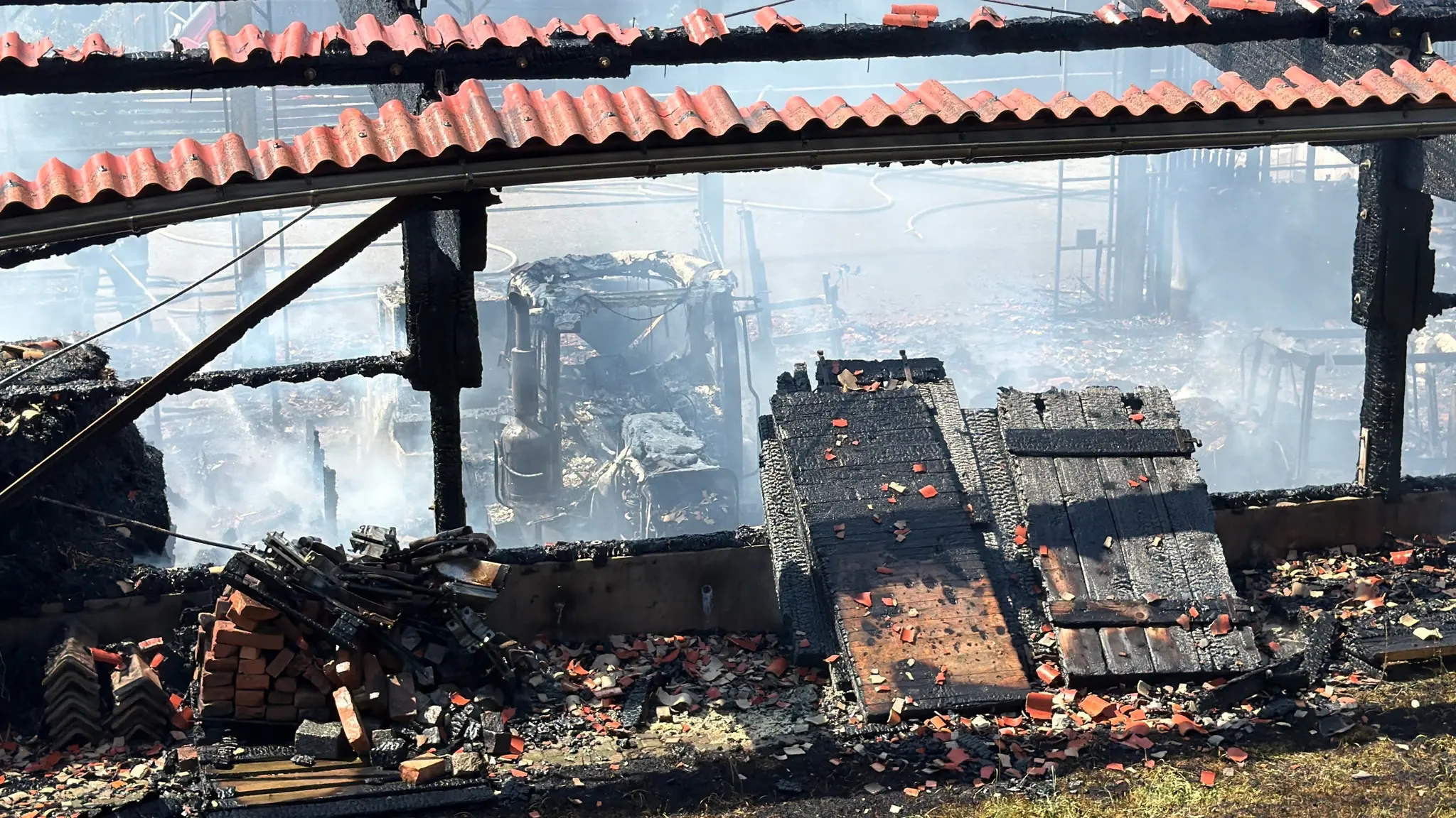 Fire brigade operation in the Waldviertel region: Agricultural building ...