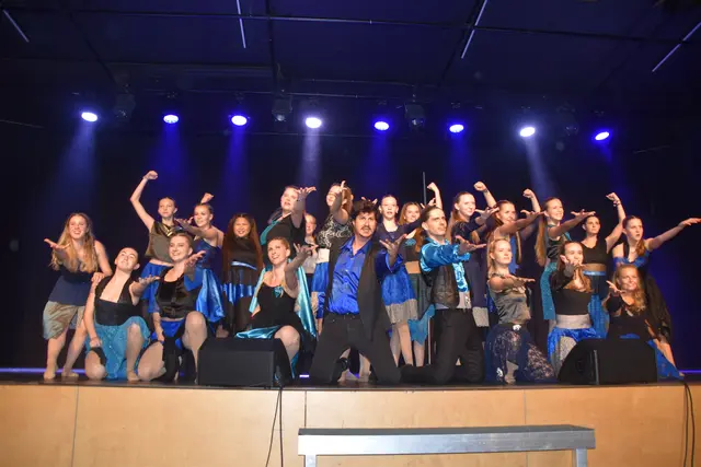 Die Junior und Star Company präsentierten die "Herrscher der Welt". (Vizeweltmeister Senioren-Formation) | Foto: MeinBezirk/Michael Strini