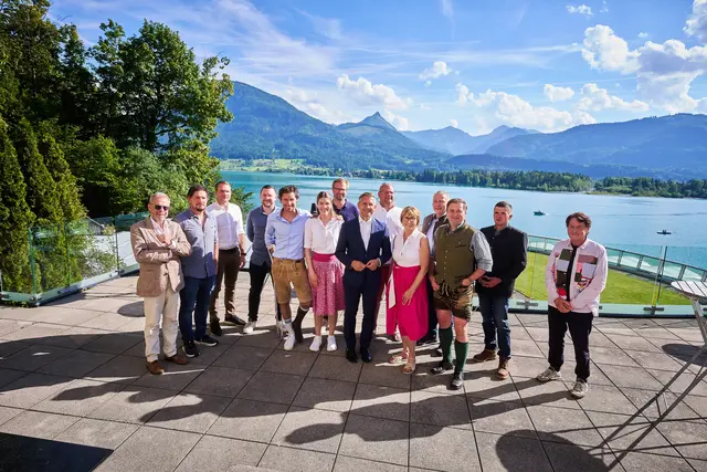 Unternehmer der Wolfgangsee-Region mit Minister Wolfgang Hattmannsdorfer und den Obleuten der Wirtschaftsbund-Ortsgruppen. | Foto: Wirtschaftsministerium