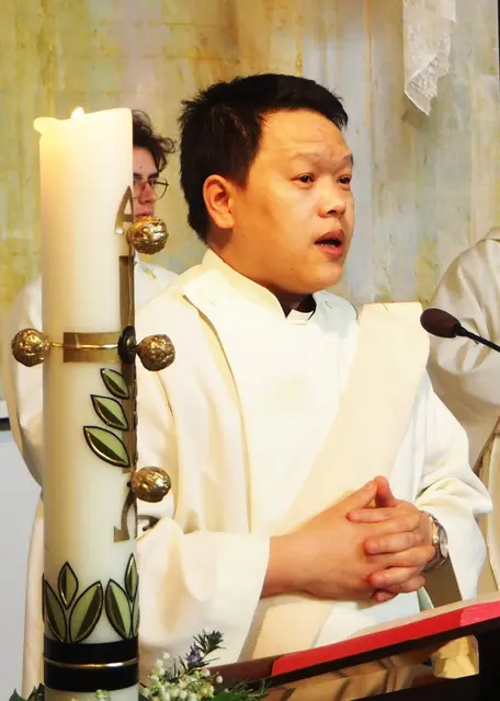 Diakon Giovanni Wu,vor seiner Priesterweihe in der Kirche der Flugfelder Pfarrgemeinde St.Anton