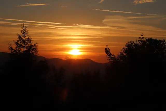 ...früh aufstehen wird mit einem herrlichen Sonnenaufgang belohnt.