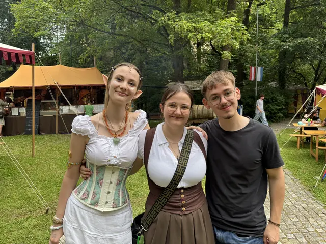Emma und Lena Wagner mit Max Reiter | Foto: Daniel Schmidt