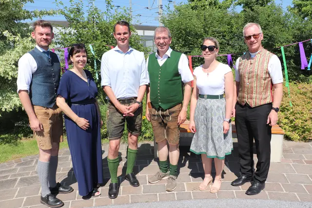 David Wilfling, Christa Modl, Stefan Hermann, Erich Gosch, Claudia Nikcevic und Edi Muhrer beim Festakt 60 Jahre Pfarrkindergarten. | Foto: Edith Ertl