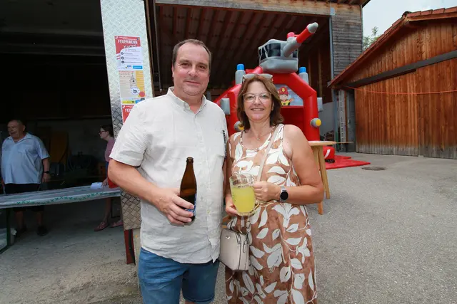 GR Petra Kargl mit Ehemann Roman beim Durstlöschen.