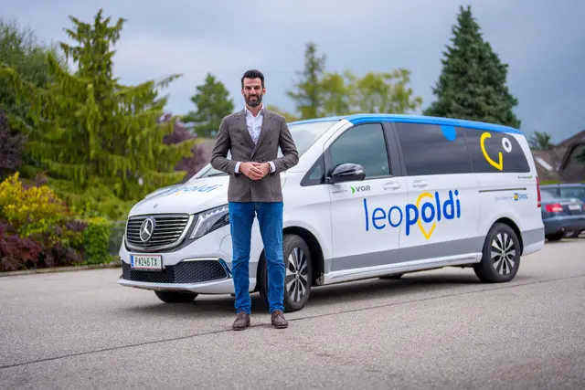 FP-Verkehrslandesrat Udo Landbauer ist betreffend der Anruf-Sammeltaxis mit Vorwürfen konfrontiert.  | Foto: NLK Pfeiffer
