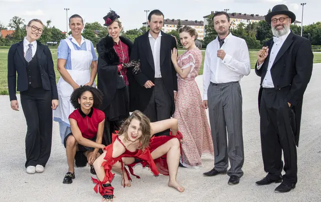 hinten: Caroline Turner, Alexandra Guggemos, Conny Boes, Sandro Swoboda, Sabrina Zettl, Andreas Steiner, Thomas Bauer, vorne: Emily Uruejoma, Ellen Schneider | Foto: Gerhard Maly