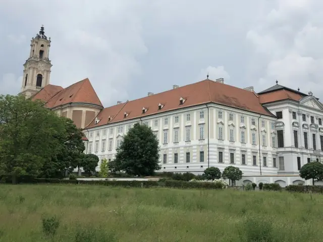 Im Jahr 2015 trat der Angeklagte dem Orden der Augustiner Chorherren im Stift Herzogenburg bei. | Foto: Archiv/Loiskandl