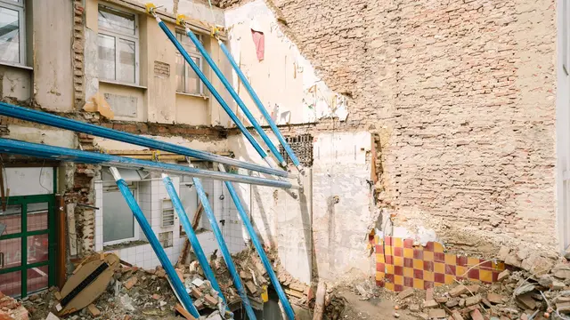 Die Fassade wird erhalten, der Weinkeller hingegen wird abgetragen und neuerrichtet.  | Foto: Ad Boutique