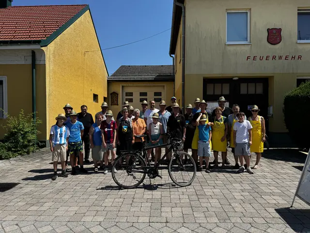 Trotz Hitze war der Radausflug für alle sehr lustig.  | Foto: Gemeinde
