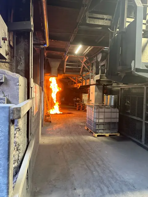 Bei Veitsch Radex ist am Freitag dieser Brand vermutlich durch Schweißarbeiten ausgebrochen. | Foto: BFVMZ/BTF Veitsch Radex