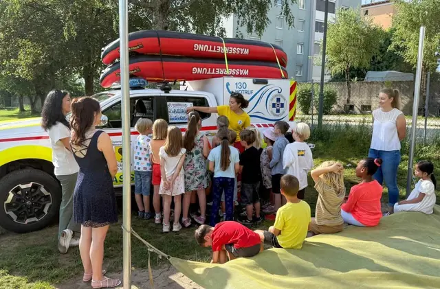 Beim Schulsicherheitstag an der VS4 Völkendorf lernten die Schülerinnen und Schüler die Arbeit der Einsatzorganisationen hautnah kennen. | Foto: VS 4 Völkendorf