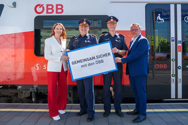 Michaela Huber (ÖBB), Joachim Huber (LPD), Helmut Richter (LPD), Peter Wallis (ÖBB) (v.l.) setzen gemeinsam auf mehr Sicherheit in den Zügen und auf den Bahnhöfen der Steiermark.  | Foto: LPD Stmk/Huber