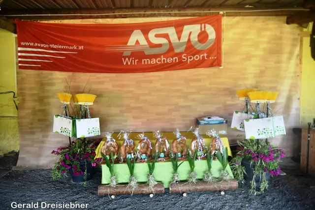 Viele dolle Preis gab es für die Starter des Fahrertreffen,  | Foto: Gerald Dreisiebner