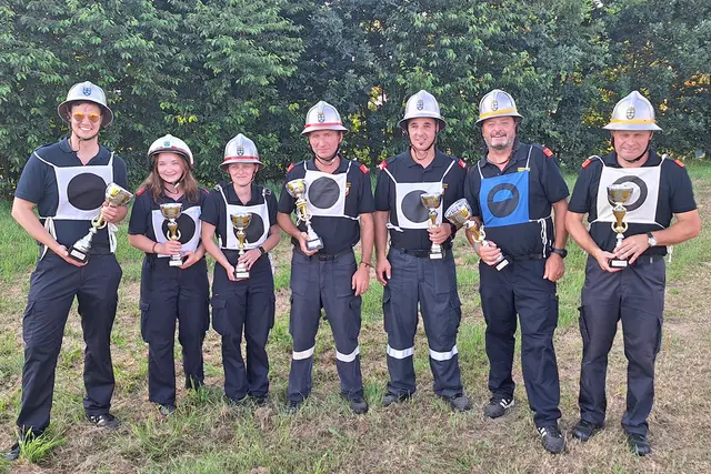 Silber ohne Alterspunkte: Robert Bayer (Matzles), Tanja Zellhofer (Rafings-Rafingsberg), Nadja Gegenbauer (Nonndorf 1), Michael Zimmel (Eulenbach)
Silber mit Alterspunkten: Hannes Danzinger (Rabesreith), Erwin Burggraf (Matzles 2) und Roman Amberger (Riegers 1) | Foto: BFK WT