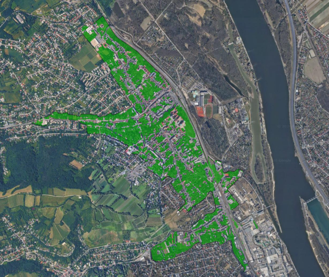 Klosterneuburg verfügt über sehr viele Grünflächen im Stadtgebiet, wie dieser Screenshot aus Google Earth zeigt. | Foto: Screenshot Greenpeace aus der Google Earth Engine; ©2026 Google Bilder ©2026 Airbus, CNES/Airbus, Maxar Technologie, @swisstopo. Erstellt mit GEE und Copernicus Sentinel-2 Daten [2025]