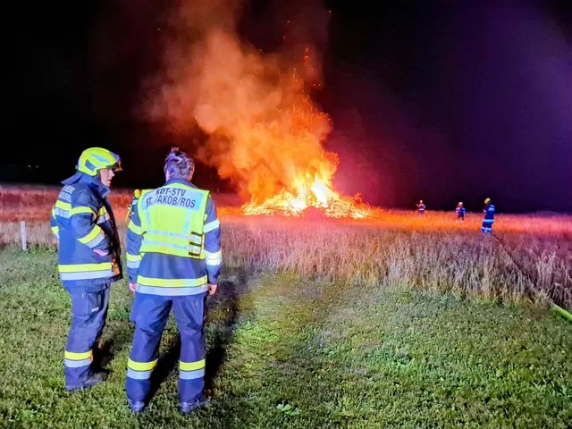Hier brennt der Osterhaufen. | Foto: Feuerwehr St.Jakob im Rosental