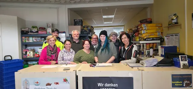 Das Team der Tiertafel Kärnten unterstützt seit 2022 Tierhalter in Not und schenkt Mensch und Tier ein Stück Sicherheit. | Foto: Tiertafel Kärnten