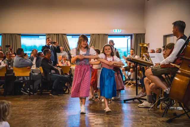 Die Kinder vom musikalischen 1x1 tanzten zu ihrem Gesang. | Foto: Pernsteiner