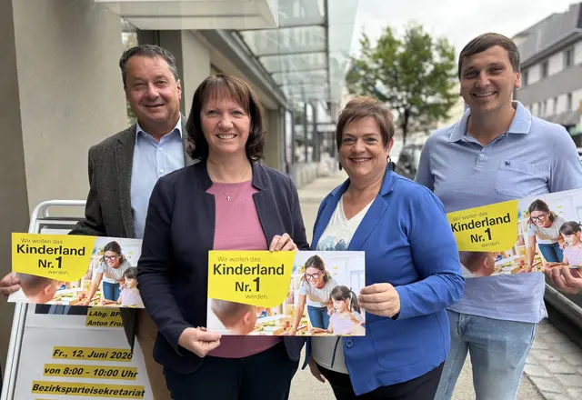 ÖVP-Bezirksparteiobmann Landtagsabgeordneter Anton Froschauer aus Perg mit den Bürgermeister-Kollegen Barbara Payreder aus Pabneukirchen, Martina Kranzl aus Mitterkirchen und Michael Lettner aus Münzbach. | Foto: MeinBezirk Perg/Köck