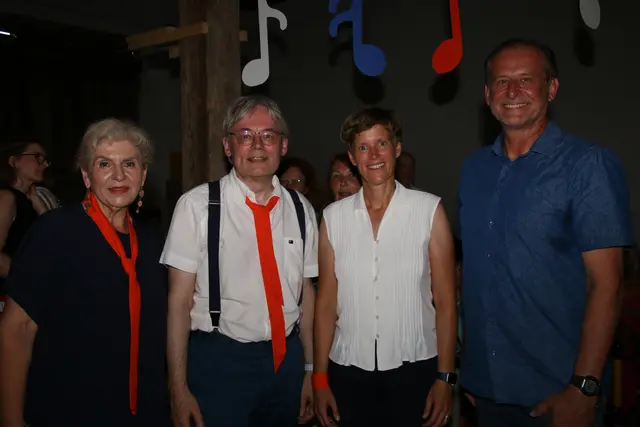 Romana Koller, Chorleiter Martin Moser-Schäfer, Obfrau Susanne Pogatscher-Gold und Vizebgm. Martin Horak