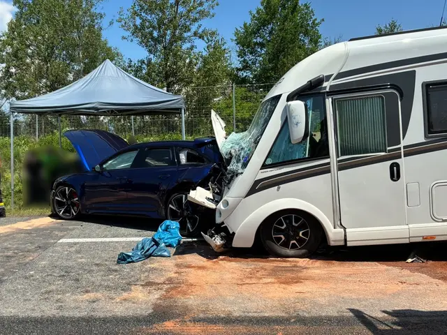 Unfall auf A2. | Foto: HBI Christian Lauer, ÖA-Team BFKdo Klagenfurt-Land