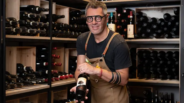 Italienischer Sommelier Maurizio Izzo und Da Maurizio prägen die Weinbar Bruck an der Mur mit exklusiven Weinen.