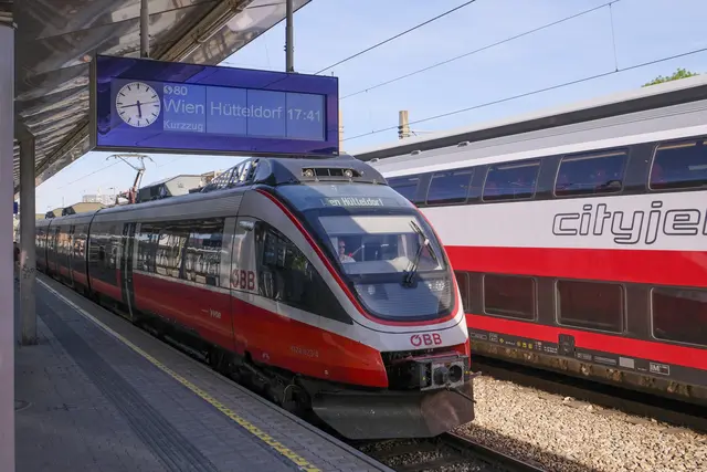 Zug am Bahngleis | Foto: ÖBB Zenger
