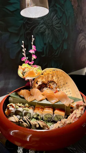 Amidaa Sushi &amp; Viet Fusion bietet 42 verschiedene, handgemachte Sushi-Rollen an. | Foto: Amidaa Sushi &amp; Viet Fusion