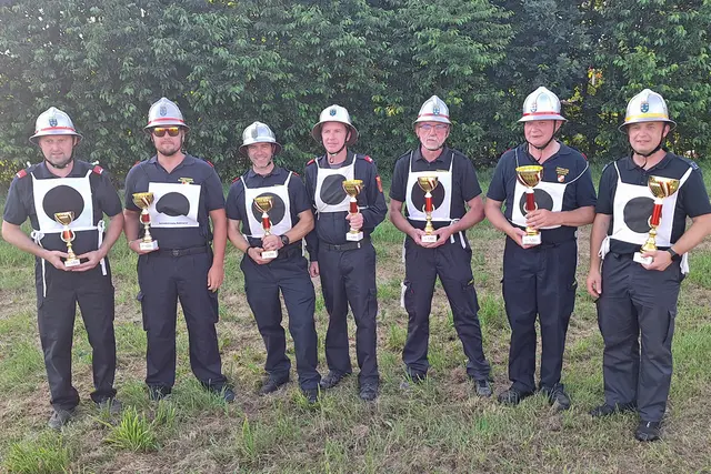 Bronze mit Alterspunkten: Gotthard Rubik (Großgerharts), Daniel Schuhmacher (Raabs), Otto Nehrer (Waidhofen/Thaya 2), Martin Sturm (Ulrichschlag), Johann Panagl (Nonndorf 2) Herbert Hauer (Matzles 2) und Mario Zahrl (Riegers 1) | Foto: BFK WT