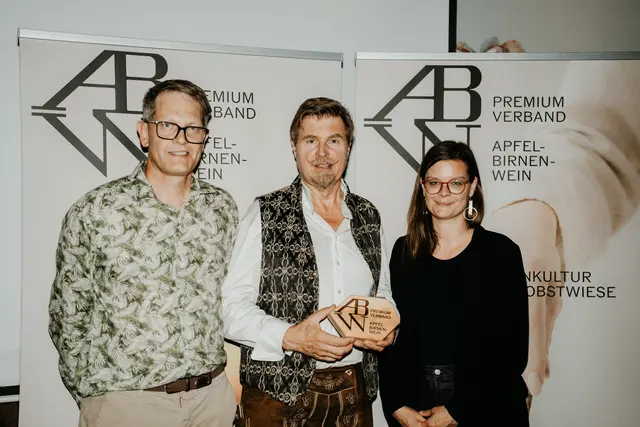 Präsident ABW – Norbert Eder (links), Vorstandsmitglied Franz Höllhuber, Leiterin Genussland OÖ DI Evelyn Nimmervoll | Foto: Johanna Mayrbäuerl/ABW