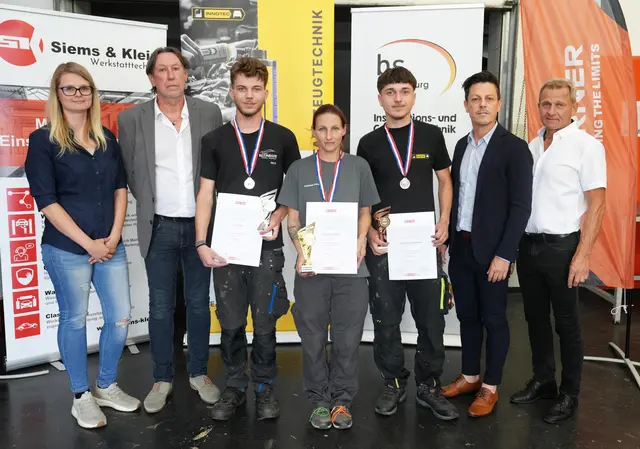 Daniela Moritz, Landeslehrlingswart Hermann Csmarits, Nico Zach, Viktoria Steiner, Sebastian Serbinowski, Thomas Plank (Direktor Berufsschule Mattersburg) und Innungsmeister-Stellvertreter Herbert Bleyer. | Foto: WKB