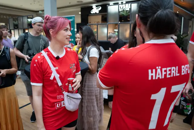 Musikerin Fanni gab alles beim Spiel. | Foto: Sade Jerabek/MeinBezirk