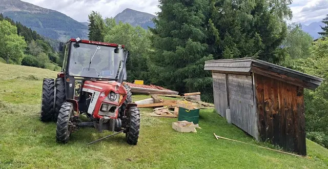 Der Traktor nach dem Unfall. | Foto: Freiwillige Feuerwehr Flattach-Fragant