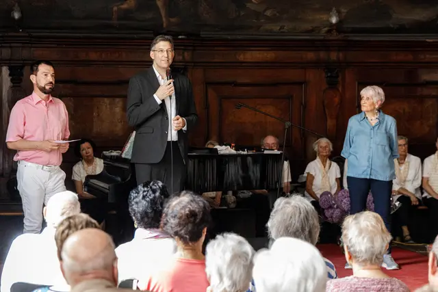 Auch Bezirkschef Markus Figl (ÖVP, m) war bei dem Fest mit dabei. 